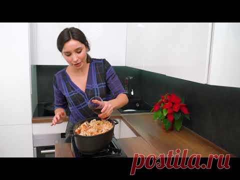 ВКУСНЯТИНА НЕИМОВЕРНАЯ! БИГОС – ШИКАРНОЕ МЯСО с 2 видами капусты - YouTubeСвиные ребра 500-800 г Копченая грудинка 300 г (можно использовать любые другие копчености) Лук 200 г (1,5 средних луковиц) Чернослив 150-200 г Капуста свежая 800 г
Капуста квашеная 500 г Томатная паста 1 ст.л.
Вино полусухое или сухое 200 г (можно заменить бульоном или водой) Лавровый лист 1 шт. Черный молотый перец, соль по вкусу Сахар 2 ч.л. (сахар регулируем по вкусу)