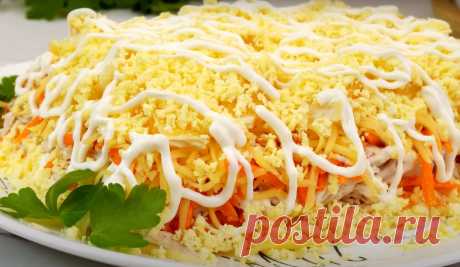 "Озорная цыпа" - любимый салат на праздничном столе. Быстро и дёшево Все люди готовят салаты по-разному. У каждой домохозяйки есть свои хитрости приготовления блюд. Например, кто-то запекает овощи, а не варит. Кто-то предпочитает заправлять салаты майонезом собственного приготовления. Кто-то вовсе занимается маринованием рыбы, лука и прочих компонентов сам, чтобы в салате продукты чувствовались гармонично. О способах правильно приготовить салат можно говорить бесконечно. Э...