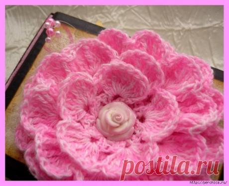 МНОГОЯРУСНЫЙ ЦВЕТОЧЕК КРЮЧКОМ — МК (Вязаные цветы) | Журнал Вдохновение Рукодельницы