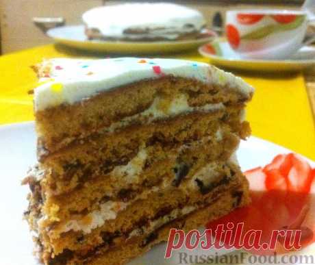 Рецепт: Медовик на сковороде (с черносливом) на RussianFood.com