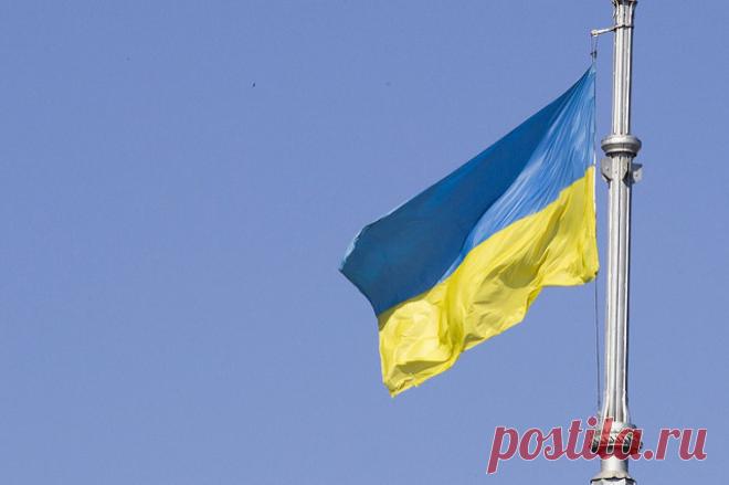 В украинском МИД объяснили причину отказа в консульских услугах мужчинам. По данным министерства, в данный момент идет процесс согласования между различными ведомствами.