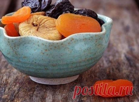 Полезные сухофрукты на ночь

Секреты прибавления сил и уменьшения нагрузки на мышцы и позвоночник сохранились с давних времен. Раскрыть их удалось тренерам спортсменам и самим олимпийцам. С тех пор они передаются из поколения в поколение. Сегодня мы раскроем еще одну тайну, позволяющую эффективно и быстро восстановить силы, уменьшить боль в спине после интенсивной тренировки. Для этого понадобится всего 3 фрукта.
Показать полностью...