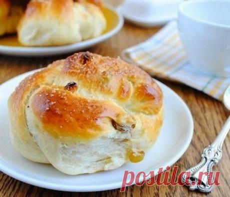 Как приготовить пряные булочки с изюмом - рецепт, ингредиенты и фотографии