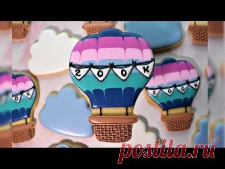 How to Decorate a Hot Air Balloon Cookie