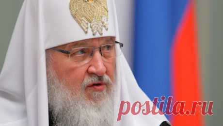 Патриарх Кирилл поздравил женщин с Днем матери. Патриарх Московский и всея Руси Кирилл поздравил всех матерей с Днем матери. Об этом сообщает официальный сайт РПЦ. &quot;По слову Священного Писания, жена спасается чадородием (1 Тим. 2:15). Конечно, значим вклад женщин в искусство, ...