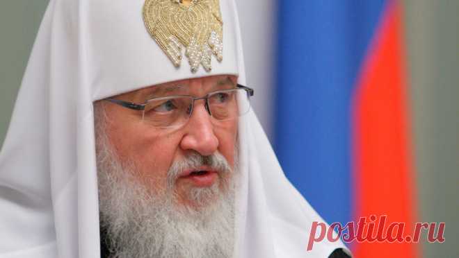 Патриарх Кирилл поздравил женщин с Днем матери. Патриарх Московский и всея Руси Кирилл поздравил всех матерей с Днем матери. Об этом сообщает официальный сайт РПЦ. "По слову Священного Писания, жена спасается чадородием (1 Тим. 2:15). Конечно, значим вклад женщин в искусство, ...
