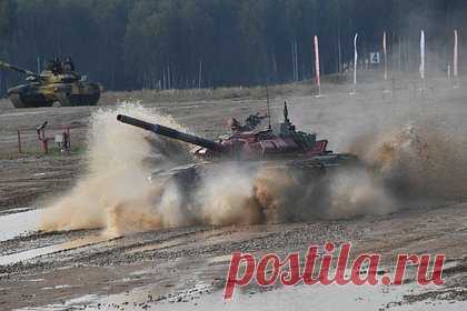 ВС России получат бронемашину на базе Т-72Б3. В 2023 году Вооруженные силы (ВС) России получат универсальную бронированную инженерную машину на базе танка Т-72Б3. Об этом в интервью «Красной звезде» рассказал начальник инженерных войск, генерал-лейтенант Юрий Ставицкий. По его словам, ВС России получат два комплекта УБИМ.