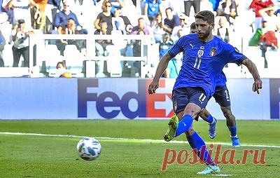 Сборная Италии по футболу заняла третье место в Лиге наций. Итальянцы с минимальным счетом обыграли бельгийцев В полуфинале итальянцы встретятся с Уэльсом, а их соперник определится в матче Польша - Нидерланды. Лига наций - новый турнир для сборных, призванный заменить товарищеские матчи. Впервые турниры проводятся под эгидой УЕФА. Призовой фонд составляет 8 млн евро.