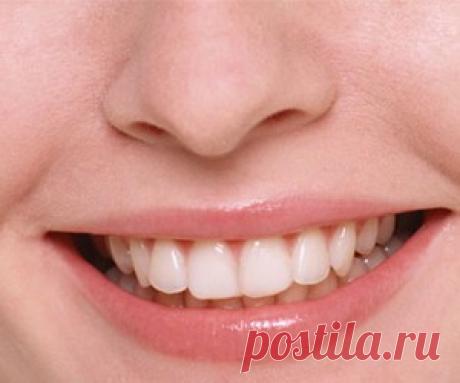 Натуральное средство, которое поможет избавиться от зубного налета