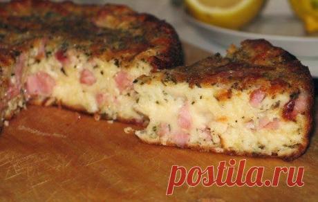 Лучшие кулинарные рецепты: "Сырный кекс с ветчиной и пряностями"