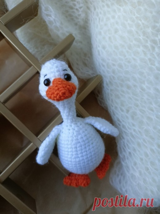 ​Гусь с оранжевыми лапками Гусь с оранжевыми лапкамиАвтор: Katik_toys.
