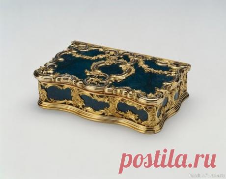 Ювелиры фирмы Карла Фаберже - Михаил Перхин | Истории в картинках Михаил Евлампиевич  Перхин родился в 1860 году в  крестьянской семье, проживавшей Олонецкой губернии. В 1878&mdash;1879 годах, после смерти отца, он уехал в Санкт-Петербург, где поступил в обучение к ювелиру Владимиру Финникову, одному из ведущих мастеров города. Последний был сотрудником...