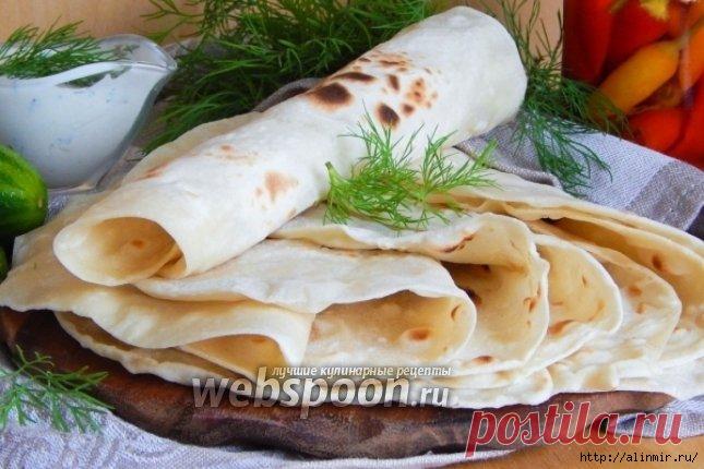 Тонкий армянский лаваш на сковороде