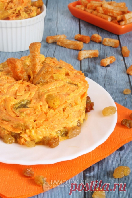 Салат с морковкой, изюмом и сухариками — рецепт с фото пошагово