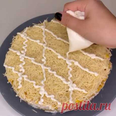 Кулинарный Блог в Instagram: «ПРОСТОЙ И ЛЮБИМЫЙ ВСЕМИ☺️ . @mamin_recept С АНАНАСАМИ И КУРИЦЕЙ😍 ЧТО НАДО: ▫️филе вареное 300гр ▫️консерованная кукуруза …»