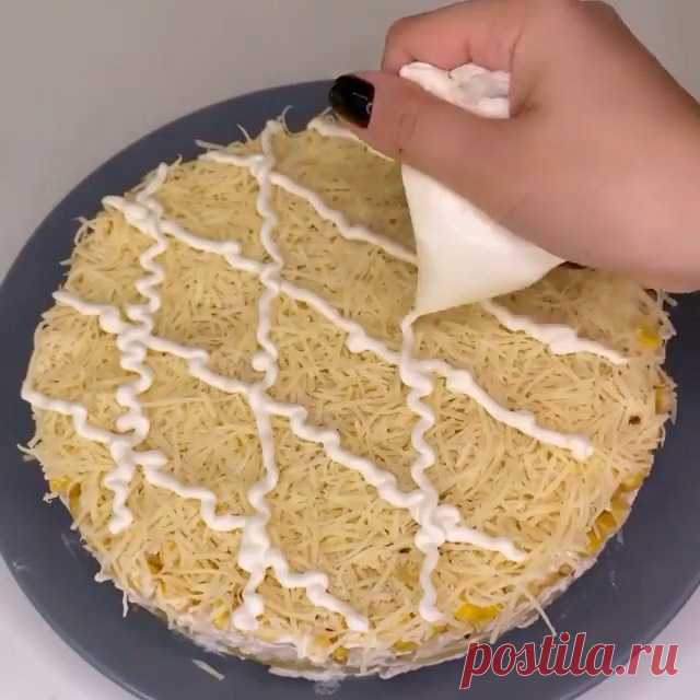 Кулинарный Блог в Instagram: «ПРОСТОЙ И ЛЮБИМЫЙ ВСЕМИ☺️ . @mamin_recept С АНАНАСАМИ И КУРИЦЕЙ😍 ЧТО НАДО: ▫️филе вареное 300гр ▫️консерованная кукуруза …»