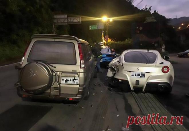 Курьер прикорнул за рулем и протаранил сразу несколько «Феррари»