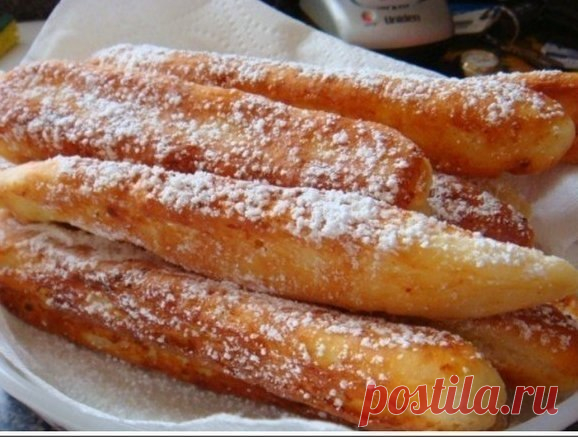 Вкусные творожные батончики-трубочки

Нежные, мягкие и хрустящие одновременно. Прекрасный завтрак с чашкой ароматного кофе, чая или молока

Вам потребуется:
350 гр творога
1 яйцо
1 (с горкой) ст. л. сметаны
2 ст. л. сахара
щепотка соли
ваниль
0,5 ч.л. (пополам сода с порошком для выпечки)
Мука для теста на глаз мука на подпыления
масло для жарки
сахарная пудра для обсыпки

Как готовить:

1. Творог растереть. Добавить яйцо, сметану, сахар, соль, соду, муку и все тщательно п...