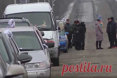 Беженцы из Харьковской области рассказали о бесчинствах украинских националистов: &quot;угрожали, что всех будут резать&quot; - KP.Ru