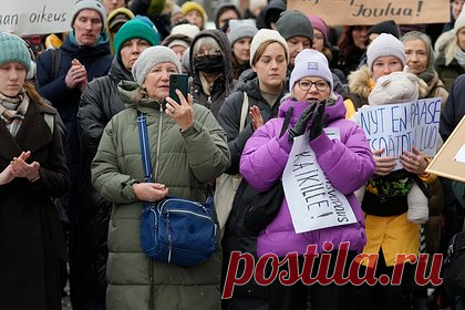 В Финляндии прошла крупнейшая забастовка против действий правительства. В Финляндии около 100 тысяч человек участвовали в крупнейшей забастовке профсоюзов против действий правительства страны, сообщает Центральное объединение профсоюзов (SAK). В результате забастовки полностью остановилось движение поездов, кроме ночных поездов дальнего следования, а также прекратилось движение транспорта.