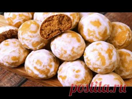 Мягкие пряники вкуснее чем в магазине! Готовьте хоть каждый день! Простой рецепт! Ингредиенты: ( 20 шт) Мука +/- 450 грамм Вода (горячая) - 100 мл Сливочное масло - 50 грамм Сахар - 260 грамм Яйцо - 1 шт. Ваниль Соль щепотка Сода - 1 ч.л. Пряности: Корица - 1 ч.л. Мускатный орех - 1/4 ч.л. Имбирь - 1/2 ч.л. Кардамон - 1/4 ч.л. Выпекать при 180 ° ~ 15 минут. Время выпечки и температура..