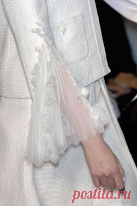 (89) ......... | Bridal Fashion Details1*Fini*