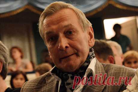 Звезду фильма «В бой идут одни &quot;старики&quot;» обвинили в домогательствах. Украинского актера и преподавателя Киевского национального университета театра, кино и телевидения имени Карпенко-Карого Владимира Талашко обвинили в домогательствах. Сценарист Богдан Панкрухин рассказал о нескольких подобных случаях и заявил, что артист уже более 20 лет действует по одной схеме.