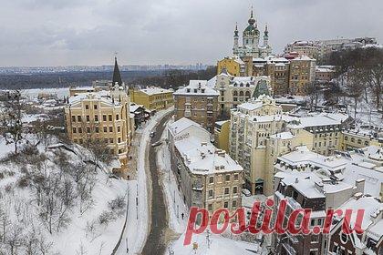 На Украине предложили ввести режим тотального видеонаблюдения. Депутаты от партии «Слуга народа» предложили ввести режим тотального видеонаблюдения на Украине. Соответствующий законопроект появился в электронной базе украинского парламента. Согласно документу, такая система должна работать на национальную безопасность и публичный правопорядок в общественных местах.