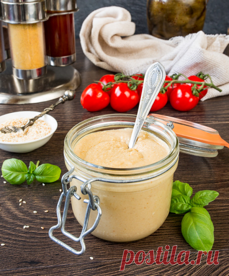 Домашняя тахина – восточная кунжутная паста на Вкусном Блоге Ну что друзья! Кто там страдал от отсутствия в продаже тахины в наших широтах? Любители хумуса – налетай! Эту кунжутную пасту очень просто сделать дома – для этого нужно всего ничего – кунжут, растительное масло и блендер. Помимо хумуса тахину можно добавлять, например, в выпечку – печенье, кексы, начинку для…