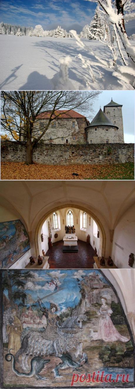 Тайны &quot;Трех орешков&quot;. 
Вот уже более сорока лет из поколения в поколение одним из самых любимых фильмов детства отстается &quot;Три орешка для Золушки&quot;. Срок немалый, особенно для кинематографии, но и на фоне сегодняшних компьютерных &quot;чудес&quot; чешская сказка блистает даже ярче, чем прежде. По-прежнему в Германии сохраняется традиция смотреть его по телевизору накануне Рождества, и в Чехии в это время фильм собирает 30% телезрителей.