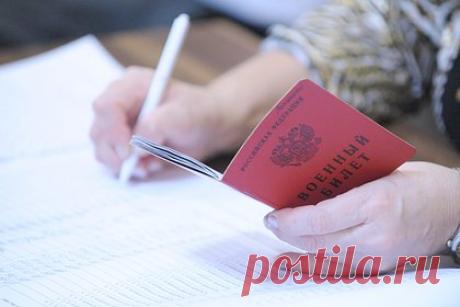 В российском городе мобилизовали электрика с хроническим гастритом и язвой. В Пензе мобилизовали 47-летнего электрика без боевого опыта Алексея Кульгина, несмотря на его проблемы со здоровьем: согласно заключениям врачей, у мужчины хронический гастрит, язва двенадцатиперстной кишки, признаки артроза и другие заболевания. Об этом пишет Baza. До конца октября Кульгин будет проходить обучение.