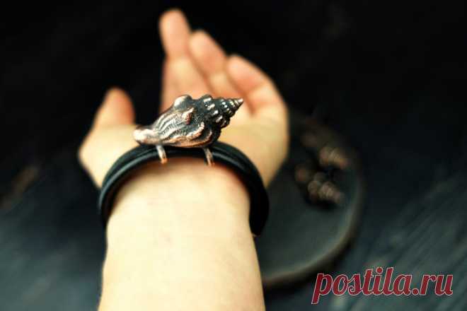 🔩 Гальваника в ювелирных изделиях  — магия металлов своими руками! 💍

Хочешь создавать ювелирные украшения, которые сверкают как золото и прочны как титан? ✨ Тогда тебе точно нужно узнать о гальванике — технологии, которая позволяет наносить тончайшие покрытия из золота, серебра, родия и других металлов на любые изделия!