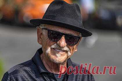 Злодей из фильма «Один дома» избавился от дома в США. Американский актер и комик Джо Пеши, сыгравший злодея в фильме «Один дома» и его продолжении, избавился от дома в США. Он продал особняк в штате Нью-Джерси, которым владел на протяжении 28 лет, сообщает Mansion Global. Актер выручил от продажи особняка в районе Лаваллетт пять миллионов долларов.