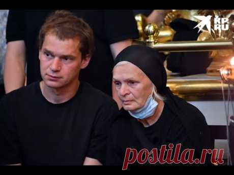 Вдову подкосило! Прямо у гроба Мамонова – Дюжев не сдержывал эмоций. Просто на похоронах – слезы