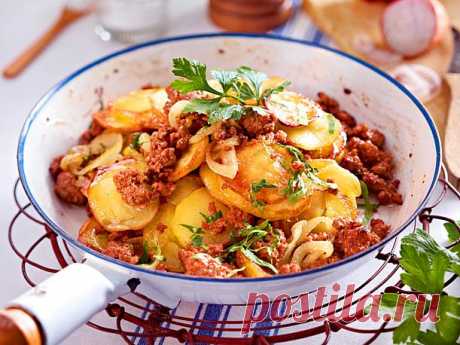 Kartoffel-Hack-Pfanne Rezept | LECKER Unser beliebtes Rezept für Kartoffel-Hack-Pfanne und mehr als 55.000 weitere kostenlose Rezepte auf LECKER.de.