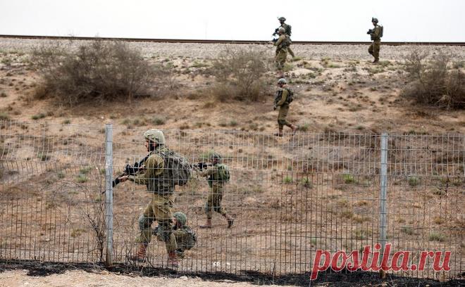 Представительство России оценило шансы покинуть Палестину самостоятельно. Покинуть Палестину в индивидуальном порядке практически невозможно, так как она со всех сторон контролируется Израилем, где уже третий день идут бои с группировкой ХАМАС, сообщила ТАСС пресс-секретарь представительства России при Палестинской национальной администрации (ПНА) Алия Зарипова.