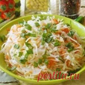 Капуста получается очень вкусной и моментально "сметается" с стола!😉