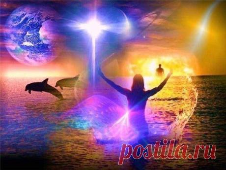 И опять моя душа, в подсознании. Улетает на твой зов в мироздании. Что же это за такое влечение? Я опять к тебе лечу, прочь сомнения. Развела дорога нас по мирам другим. Я тебя ждала на Земле Любви. Ты меня нашел, прочь сомнения. Я к тебе лечу сквозь призму времени.