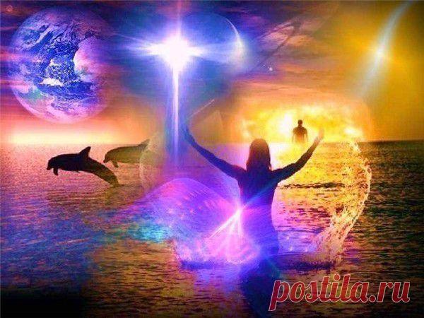 И опять моя душа, в подсознании. Улетает на твой зов в мироздании. Что же это за такое влечение? Я опять к тебе лечу, прочь сомнения. Развела дорога нас по мирам другим. Я тебя ждала на Земле Любви. Ты меня нашел, прочь сомнения. Я к тебе лечу сквозь призму времени.