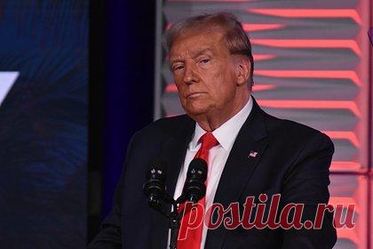 Стало известно о росте поддержки Трампа среди избирателей в США. Экс-президент США Дональд Трамп смог опередить действующего главу государства Джо Байдена по количеству поддержки избирателей в пяти из шести штатов. Байден уступает Трампу по 4-10 процентных пункта в Аризоне, Джорджии, Мичигане, Неваде и Пенсильвании, уточнили журналисты.