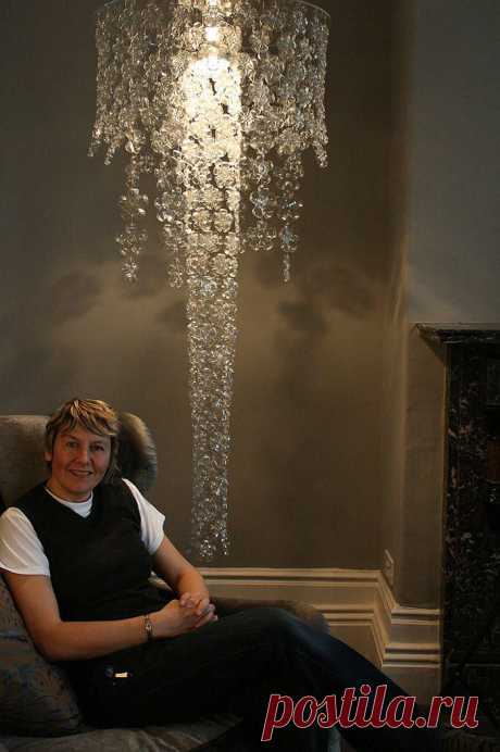 21 идея изготовления светильников и люстр из повседневных предметов • НОВОСТИ В ФОТОГРАФИЯХ