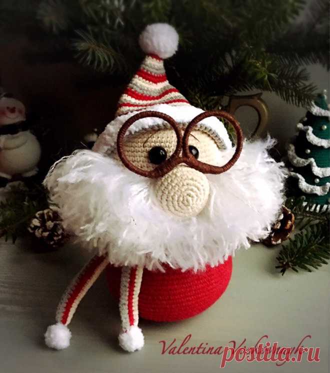 PDF Гном в очках. FREE amigurumi crochet pattern. Бесплатный мастер-класс, схема и описание для вязания игрушки амигуруми крючком. Вяжем игрушки своими руками! Гном, гномик, эльф, dwarf, gnome, leprechaun, gnomo, . #амигуруми #amigurumi #amigurumidoll #amigurumipattern #freepattern #freecrochetpatterns #crochetpattern #crochetdoll #crochettutorial #patternsforcrochet #вязание #вязаниекрючком #handmadedoll #рукоделие #ручнаяработа #pattern #tutorial #häkeln #amigurumis