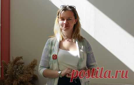 &quot;Я была звуком ее ребенка&quot;. Зачем нужен сурдопереводчик в родильном доме. В 2022 году в петербургском роддоме №10 впервые в России прошли роды с участием сурдопереводчика, у неслышащей мамы путем кесарева сечения родились двойняшки. Так и родился медико-социальный проект &quot;Мы вас слышим&quot;, который помогает беременным с нарушениями слуха чувствовать себя комфортно и спокойно в такой важный день. На данный момент роддом №10 принял уже около 30 таких родов, запустил консультации…