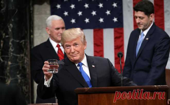 Трамп предложил себя на место спикера палаты представителей США. 3 октября палата представителей США проголосовала за отстранение Маккарти от должности спикера. Помимо демократов, за его отставку проголосовали 8 республиканцев из правой фракции MAGA. Трамп заявил, что готов занять место спикера