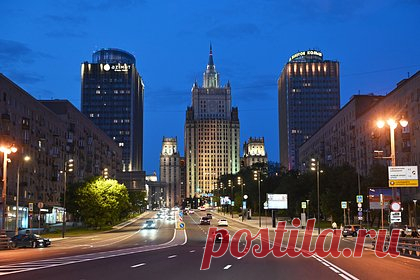 МИД России выразил озабоченность складированием ядерных бомб в Европе. Москва озабочена информацией о расширении «географии складирования американских ядерных авиабомб в Европе», заявила официальный представитель МИД России Мария Захарова. Так дипломат прокомментировала заявление координатора политики и исследований Международной кампании за ликвидацию ядерного оружия Алисии Сандер.