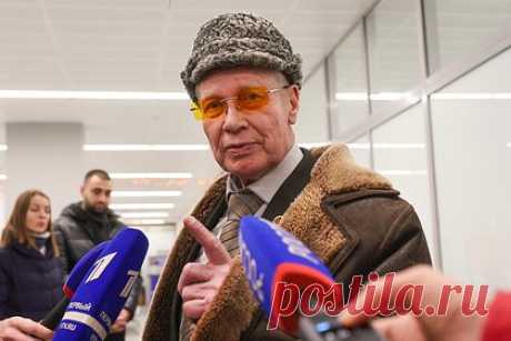 Выдворенный из Латвии российский пенсионер оценил отношение страны к пожилым. Выдворенный из Латвии российский пенсионер Борис Катков назвал геноцидом отношение властей республики к пожилым людям. Катков сообщил, что руководил в Риге ассоциацией помощи российским гражданам, куда обращалось много пенсионеров. Пожилых людей заставляли сдавать экзамен по латышскому языку.