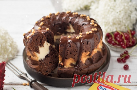 Шоколадный кекс со сливочным сыром