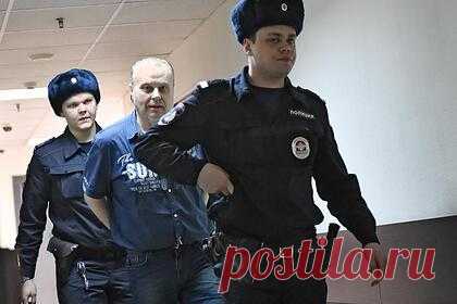 Экс-замглавы ФСИН отдали под суд по делу о хищении почти 100 миллионов рублей. Завершено расследование дела в отношении обвиняемого в хищении 94,6 миллионов рублей при ремонте в следственном изоляторе Симферополя бывшего заместителя главы ФСИН Олега Коршунова. Также по делу проходят врио директора ФУП СУ-23 ФСИН России Валерий Каклюгин и бенефициар ООО «Юнистрой» Андрей Угланов.