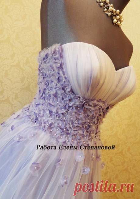 Продолжаю рубрику "Моя радость!Моя гордость!"в которой хвастаюсь работами моих учениц.
Сегодня я снова хочу похвастаться работами девчат. Все платья были выполнены по моему обучающему курсу "Первый бал", а в некоторых работах присутствуют юбки, которые так-же выполнены по ранее выпущенным видео курсам "Юбки люкс".
Глядя на их работы, у меня в душе поют ангелы!)
Корсетики гладенькие,чашечки прилегают,все линии плавные,заказчицы довольные,ну не красота ли?))
Я так рада, что ...