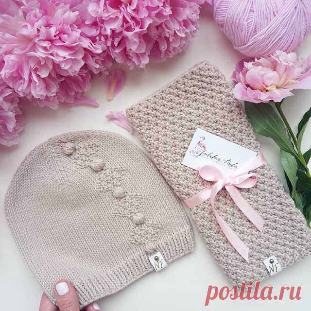 Девчонки, привет!
А у меня для вас новиночка🙌 😍
Решила немного разнообразить простые шапочки бини вашими любимыми горошинками и моим любимым жемчужным узором 😊 По-моему получилось здорово! Мне оочень нравится🌸🌸🌸А вам???
Этот комплект вы можете приобрести прямо сейчас, не дожидаясь осени 👍
.
Связан из 100% мериноса, Италия
.
Обхват головы 48-51 см .
Летняя цена за комплект 2400р,  вместо 2900р!!! 🙌🌸🌸🌸
.
Пишите в Директ, вотсап, кнопка 